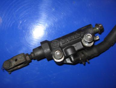 Задний тормозной цилиндр, Yamaha, FZS 600 Fazer, 2001, 0, 0