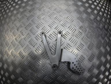 Кронштейн подножки водителя левый, Yamaha, YZF R1, 2000, 0, 0