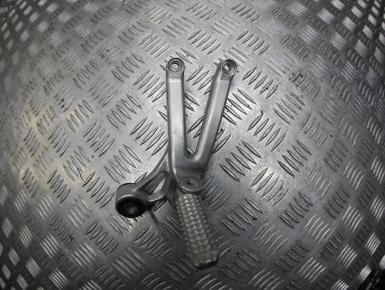 Кронштейн подножки пассажира правый, Yamaha, YZF R1, 2000, 0, 0