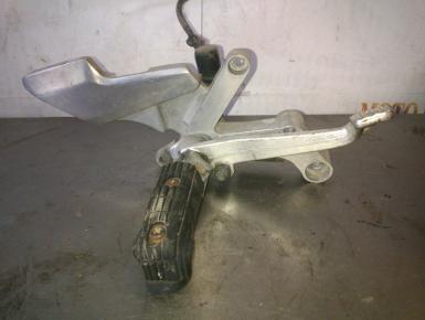 Кронштейн подножки водителя правый, Yamaha, FZR 400, 1988, 0, 0