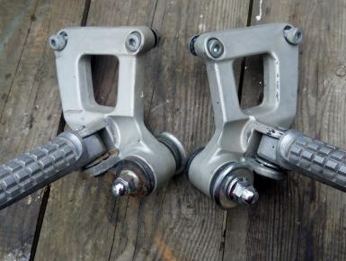 Кронштейн подножки пассажира левый и правый (комплект), Kawasaki, ZZR 400, 1994, 0, 0