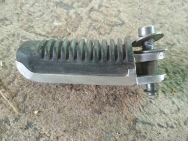 Подножка (упор) пассажира левая, Suzuki, GSF 250 Bandit, 1992, 0, 0