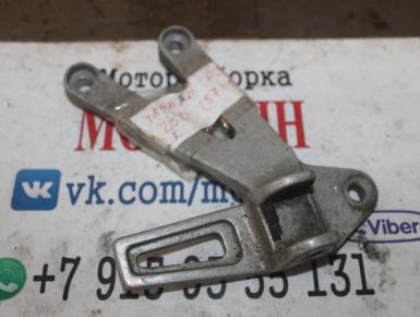 Кронштейн подножки пассажира правый, Yamaha, FZR 250, 1988, 0, 0