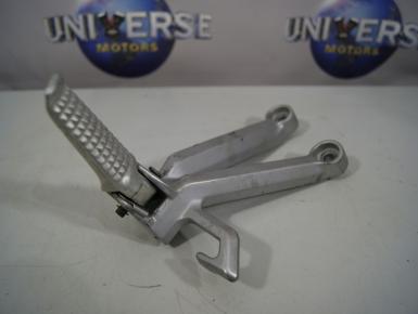 Кронштейн подножки пассажира правый, Suzuki, GSX R 600, 2005, 0, 0