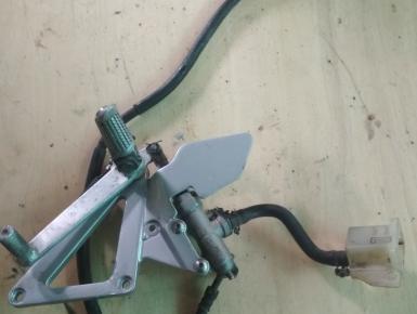 Кронштейн подножки водителя правый, Suzuki, GSF 250 Bandit, 1990, 0, 0