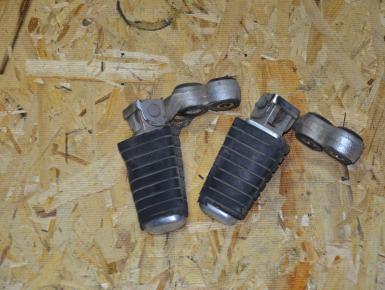 Подножка (упор) водителя (левая и правая) В сборе с кронштейном, Yamaha , 0, 0