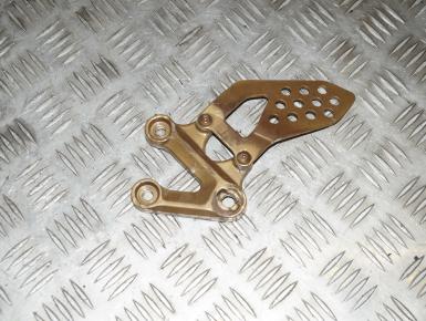 Кронштейн подножки водителя левый, Suzuki, GSX R 750, 2005, 0, 0