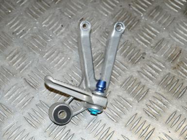 Кронштейн подножки пассажира правый, Yamaha, YZF R1, 2001, 0, 0