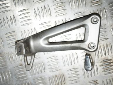 Кронштейн подножки пассажира левый, Suzuki, GSF 250 Bandit, 1995, 0, 0