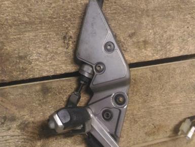 Кронштейн подножки водителя правый, Suzuki, GSF 600 S Bandit, 2002, 0, 0