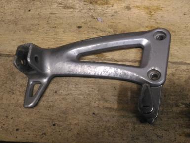 Кронштейн подножки пассажира левый, Suzuki, GSF 400 Bandit, 1995, 0, 0