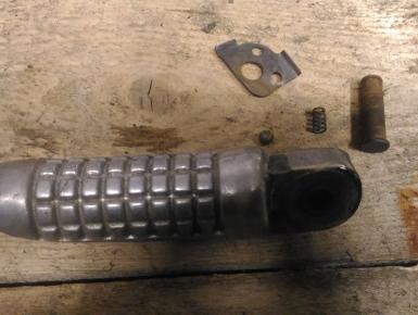 Подножка (упор) пассажира левая, Suzuki, GSF 400 Bandit, 1995, 0, 0