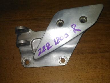 Кронштейн подножки водителя правый, Kawasaki, ZZR 1200, 2004, 0, 0