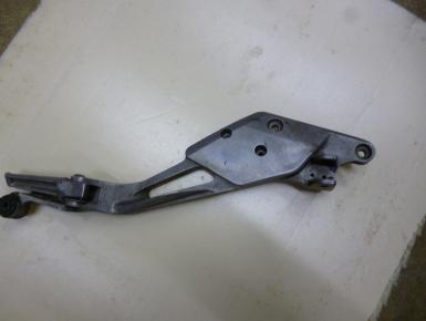 Кронштейн подножек водителя и пассажира правый, Honda, CB 400 VTEC Spec I, 1999, 0, 0