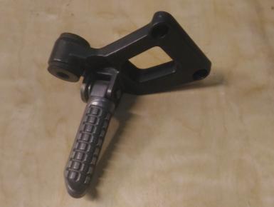 Кронштейн подножки пассажира правый, Kawasaki, ZZR 600, 1999, 0, 0