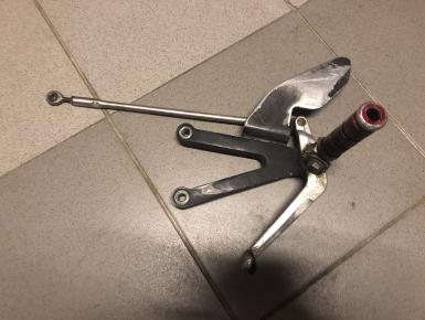 Кронштейн подножки водителя левый, Yamaha, YZF R1, 1999, 0, 0