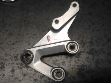 Кронштейн подножки водителя правый, Suzuki, GSX R 1000, 2005, 0, 0