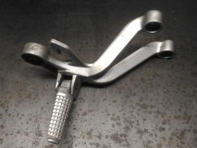 Кронштейн подножки пассажира правый, Suzuki, GSX R 1000, 2005, 0, 0