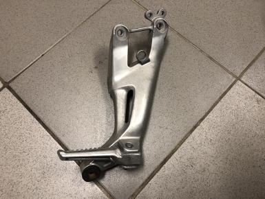 Кронштейн подножки пассажира правый, Honda, CBR 1100 XX Super Blackbird, 2002, 0, 0