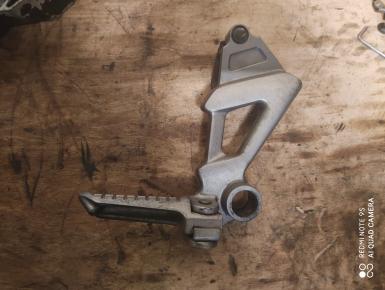 Кронштейн подножки пассажира правый, Kawasaki, ZZR 1100, 1996, 0, 0