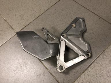 Кронштейн подножки водителя правый, Suzuki, GSF 400 Bandit, 1995, 0, 0