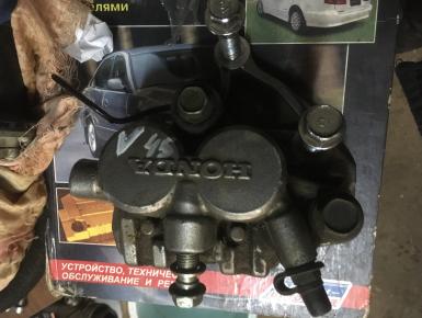 Суппорт Правый передний, Honda, VF 750 C Super Magna V45, 1988, 0, 0