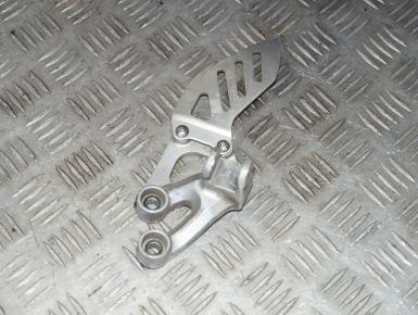 Кронштейн подножки водителя левый, Suzuki, GSX R 600, 2007, 0, 0