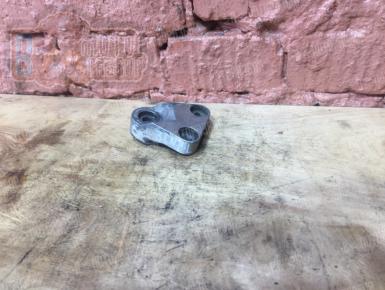 Кронштейн подножки водителя левый, Yamaha, FZR 250, 1989, 0, 0