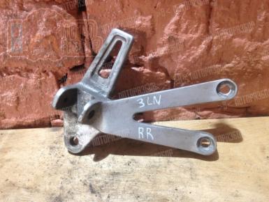 Кронштейн подножки пассажира правый, Yamaha, FZR 250, 1989, 0, 0