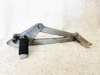 Кронштейн подножек водителя и пассажира левый, Yamaha, XJR 400, 1995, 0, 0