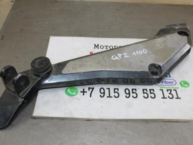 Кронштейн подножки пассажира левый, Kawasaki, GPZ 1100, 1997, 0, 0