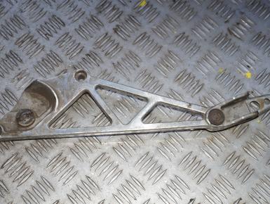 Кронштейн подножек водителя и пассажира левый, Honda, VF 750 F, 1985, 0, 0