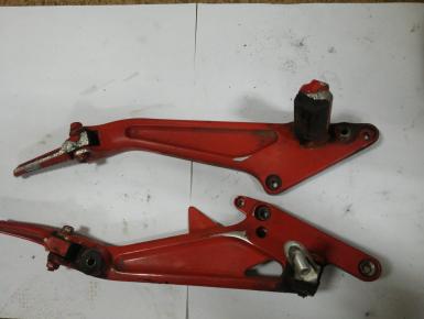 Кронштейн подножки пассажира левый и правый (комплект), Honda, 0, 1