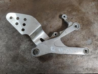 Кронштейн подножки водителя правый, Yamaha, YZF R6, 1999, 0, 0