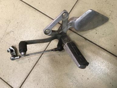 Кронштейн подножки водителя левый, Yamaha, FZ 400, 1997, 0, 0