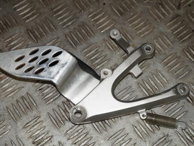 Кронштейн подножки водителя правый, Yamaha, YZF R1, 2005, 0, 0