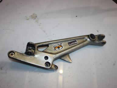 Кронштейн подножки водителя правый, Honda, CB 400 SF NC31, 1996, 0, 0