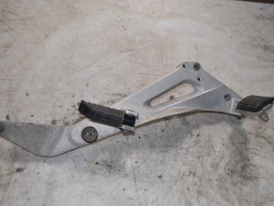 Кронштейн подножек водителя и пассажира правый, Honda, NT 650 V Deauville, 2000, 0, 0