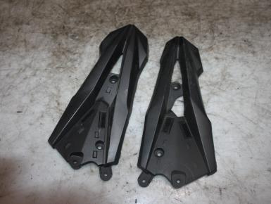 Пластиковая деталь над двигателем, Kawasaki, Z 800, 2015, 0, 0