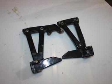 Кронштейн подножки пассажира левый и правый (комплект), Suzuki, GSF 400 Bandit , 0, 0