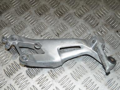 Кронштейн подножки пассажира правый, Honda, CBR 1100 XX Super Blackbird, 2000, 0, 0