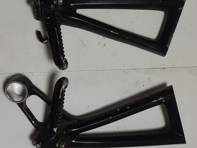 Кронштейн подножки пассажира левый и правый (комплект), Yamaha, YZF R6, 2005, 0, 0