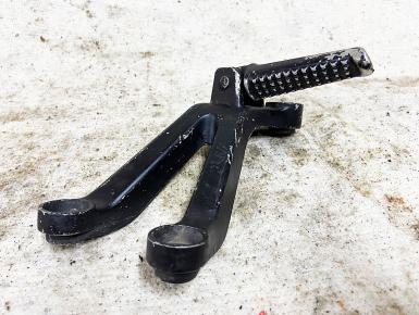 Кронштейн подножки пассажира правый, Honda, CBR 900 RR (SC28), 1995, 0, 0