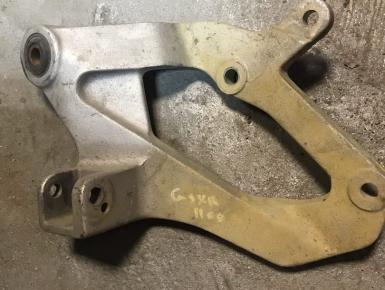 Кронштейн подножки водителя правый, Suzuki, GSX R 1100, 1995, 0, 0