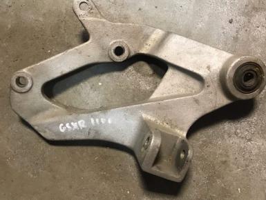 Кронштейн подножки водителя левый, Suzuki, GSX R 1100, 1995, 0, 0