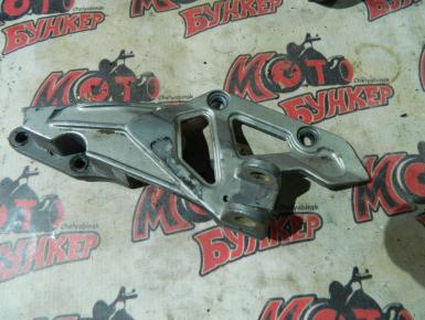 Кронштейн подножки водителя правый, Kawasaki, ZZR 1100, 2000, 0, 0