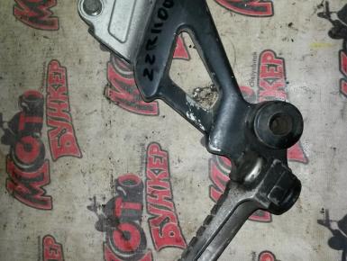 Кронштейн подножки пассажира правый, Kawasaki, ZZR 1100, 2001, 0, 0