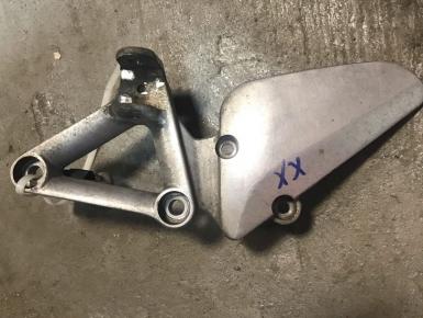 Кронштейн подножки водителя правый, Honda, CBR 1100 XX Super Blackbird, 2000, 0, 0