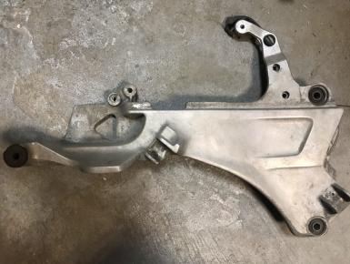 Кронштейн подножек водителя и пассажира правый, Honda, ST 1100 Pan European , 0, 0