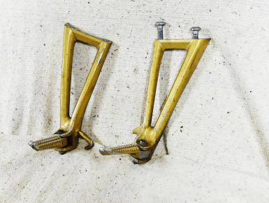 Кронштейн подножки пассажира левый и правый (комплект), Yamaha, YZF R6, 2004, 0, 0